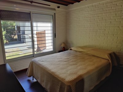 Casa ID.340 - Casa en venta en Playa Hermosa, Piriápolis - 3 dormitorios, parque y garage