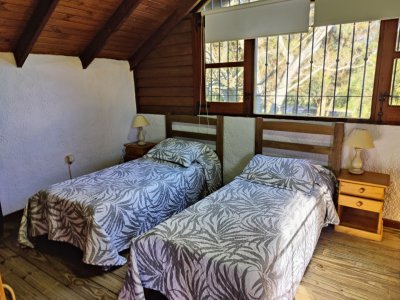 Casa ID.324 - Casa en venta en Playa Verde, Piriápolis - historia, calidez y ubicación a metros del mar