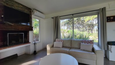 Casa ID.359 - Casa en venta en Punta Colorada, Piriápolis, 3 dormitorios en una planta, con piscina climatizada
