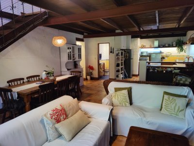Casa ID.324 - Casa en venta en Playa Verde, Piriápolis - historia, calidez y ubicación a metros del mar