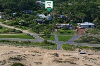 Casa ID.358 - Casa en venta en Punta Colorada, Piriápolis, entorno tranquilo y a pasos del mar