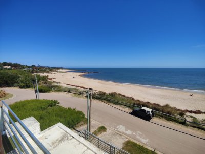 Casa ID.329 - Casa a la venta frente a Playa de los Lamas - luz, vistas y confort en cada ambiente