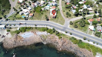 Casa ID.230 - Tu lugar soñado en Piriápolis!! Casa a la venta frente al mar sobre la Rambla de Punta Fria.