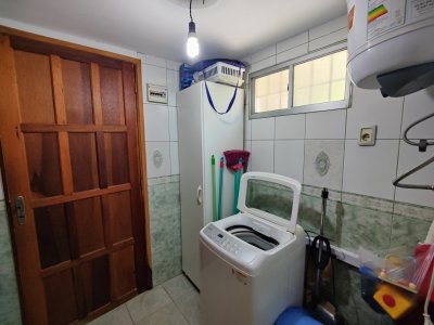 Casa ID.380 - Casa en venta en Barrio Los Ángeles, Piriápolis, a 50 metros de la Rambla