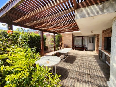 Casa ID.380 - Casa en venta en Barrio Los Ángeles, Piriápolis, a 50 metros de la Rambla