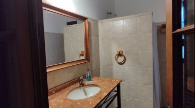 Casa ID.324 - Casa en venta en Playa Verde, Piriápolis - historia, calidez y ubicación a metros del mar