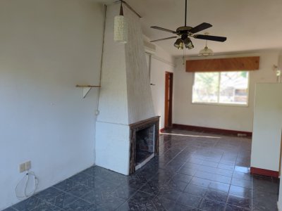 Casa ID.351 - Casa en alquiler anual en Piriápolis, entorno tranquilo con parque y espacio exterior