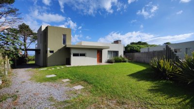 Casa ID.358 - Casa en venta en Punta Colorada, Piriápolis, entorno tranquilo y a pasos del mar