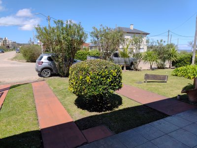 Casa ID.380 - Casa en venta en Barrio Los Ángeles, Piriápolis, a 50 metros de la Rambla