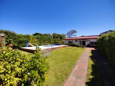Casa ID.380 - Casa en venta en Barrio Los Ángeles, Piriápolis, a 50 metros de la Rambla
