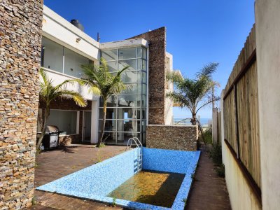 Casa ID.329 - Casa a la venta frente a Playa de los Lamas - luz, vistas y confort en cada ambiente