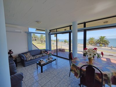 Casa ID.230 - Tu lugar soñado en Piriápolis!! Casa a la venta frente al mar sobre la Rambla de Punta Fria.