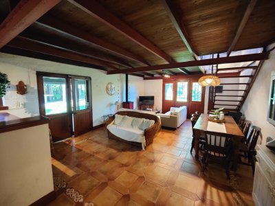 Casa ID.324 - Casa en venta en Playa Verde, Piriápolis - historia, calidez y ubicación a metros del mar