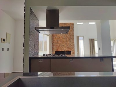 Casa ID.329 - Casa a la venta frente a Playa de los Lamas - luz, vistas y confort en cada ambiente