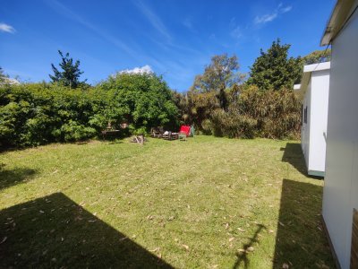 Casa ID.332 - Oportunidad imperdible en Playa Hermosa: dos unidades y gran potencial