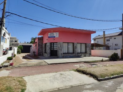 Casa ID.341 - Propiedad en venta con excelente ubicación comercial - A 30 metros de la Rambla
