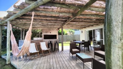 Casa ID.358 - Casa en venta en Punta Colorada, Piriápolis, entorno tranquilo y a pasos del mar