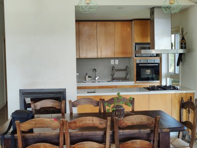 Casa ID.294 - Tu refugio soñado en Balneario Las Flores, a pasos de la playa y con vista al mar