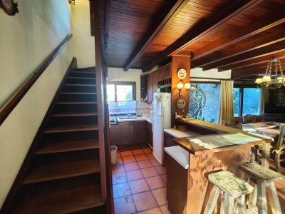 Casa ID.368 - Venta de casa con piscina y más de 3.000 m² de terreno en Balneario Bella Vista, Piriápolis