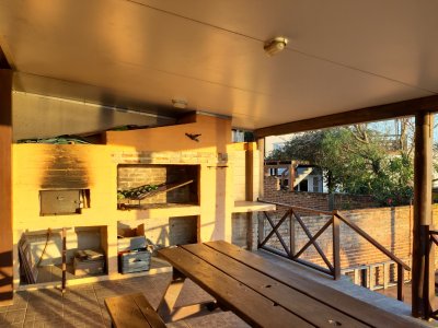 Casa ID.5 - Cabaña de madera en venta en Punta Fría, con hermosas vistas