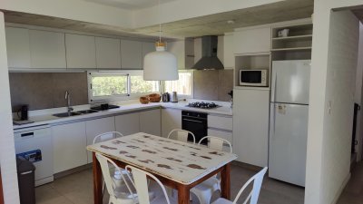 Casa ID.358 - Casa en venta en Punta Colorada, Piriápolis, entorno tranquilo y a pasos del mar