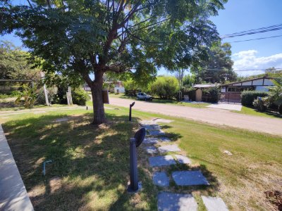 Casa ID.340 - Casa en venta en Playa Hermosa, Piriápolis - 3 dormitorios, parque y garage