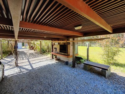 Casa ID.194 - Entre sierras y mar, Chalet de calidad a la venta en Balneario Bella Vista, Piriapolis.