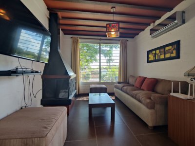 Casa ID.340 - Casa en venta en Playa Hermosa, Piriápolis - 3 dormitorios, parque y garage