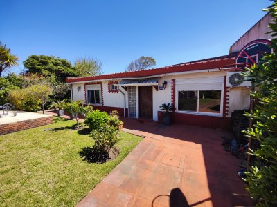 Casa ID.380 - Casa en venta en Barrio Los Ángeles, Piriápolis, a 50 metros de la Rambla