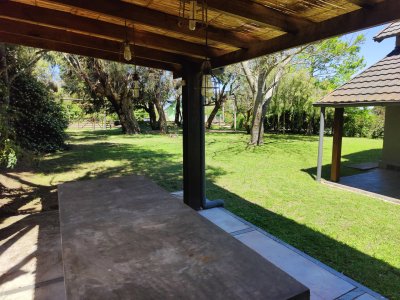 Casa ID.324 - Casa en venta en Playa Verde, Piriápolis - historia, calidez y ubicación a metros del mar