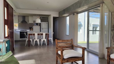 Casa ID.358 - Casa en venta en Punta Colorada, Piriápolis, entorno tranquilo y a pasos del mar