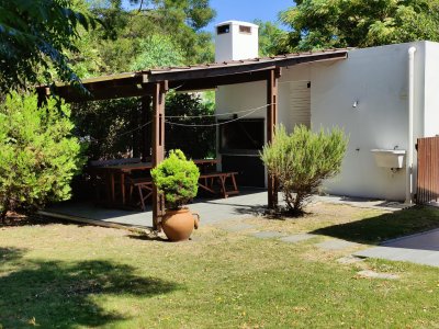 Casa ID.340 - Casa en venta en Playa Hermosa, Piriápolis - 3 dormitorios, parque y garage