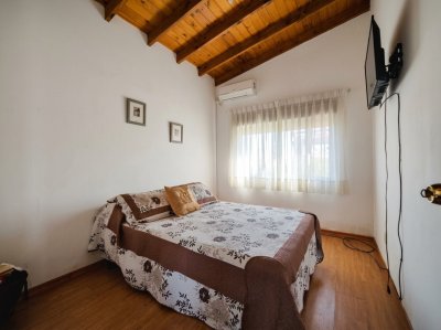 Casa ID.380 - Casa en venta en Barrio Los Ángeles, Piriápolis, a 50 metros de la Rambla