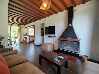 Casa ID.340 - Casa en venta en Playa Hermosa, Piriápolis - 3 dormitorios, parque y garage