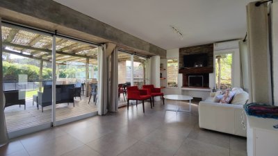 Casa ID.359 - Casa en venta en Punta Colorada, Piriápolis, 3 dormitorios en una planta, con piscina climatizada