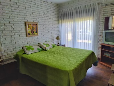 Casa ID.380 - Casa en venta en Barrio Los Ángeles, Piriápolis, a 50 metros de la Rambla