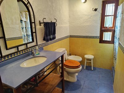 Casa ID.324 - Casa en venta en Playa Verde, Piriápolis - historia, calidez y ubicación a metros del mar