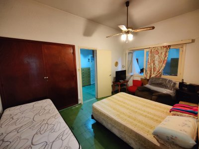 Casa ID.231 - ! Oportunidad en Piriapolis, local con vivienda sobre calle Tucuman !