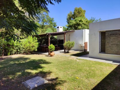 Casa ID.340 - Casa en venta en Playa Hermosa, Piriápolis - 3 dormitorios, parque y garage