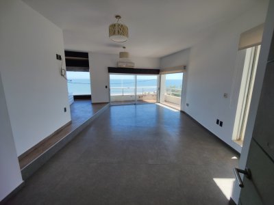 Casa ID.329 - Casa a la venta frente a Playa de los Lamas - luz, vistas y confort en cada ambiente