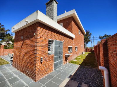 Casa ID.15 - ¡Casa a la venta en Piriápolis! Confort, calidad y mar, todo en un solo lugar.