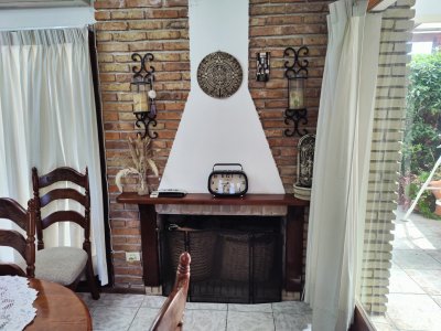 Casa ID.380 - Casa en venta en Barrio Los Ángeles, Piriápolis, a 50 metros de la Rambla