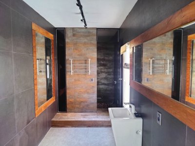 Casa ID.329 - Casa a la venta frente a Playa de los Lamas - luz, vistas y confort en cada ambiente