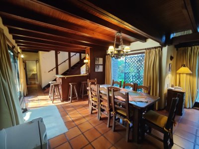 Casa ID.368 - Venta de casa con piscina y más de 3.000 m² de terreno en Balneario Bella Vista, Piriápolis