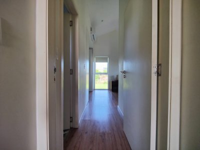 Casa ID.294 - Tu refugio soñado en Balneario Las Flores, a pasos de la playa y con vista al mar