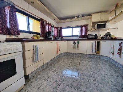 Casa ID.230 - Tu lugar soñado en Piriápolis!! Casa a la venta frente al mar sobre la Rambla de Punta Fria.