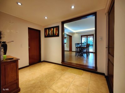 Casa ID.217 - Piriapolis, Exclusiva casa quinta en venta a 1000 metros de la playa