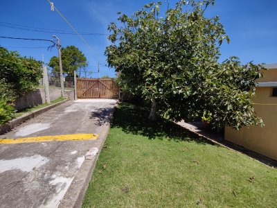 Casa ID.230 - Tu lugar soñado en Piriápolis!! Casa a la venta frente al mar sobre la Rambla de Punta Fria.