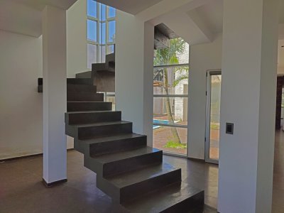 Casa ID.329 - Casa a la venta frente a Playa de los Lamas - luz, vistas y confort en cada ambiente