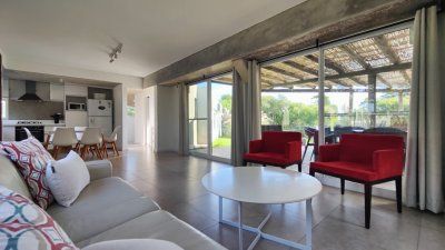 Casa ID.359 - Casa en venta en Punta Colorada, Piriápolis, 3 dormitorios en una planta, con piscina climatizada
